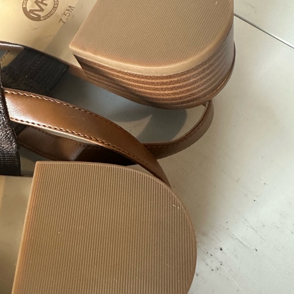 Michael Kors Signature HELENE Thong Block Sandals Brown Size 7.5 - Picture 8 of 10